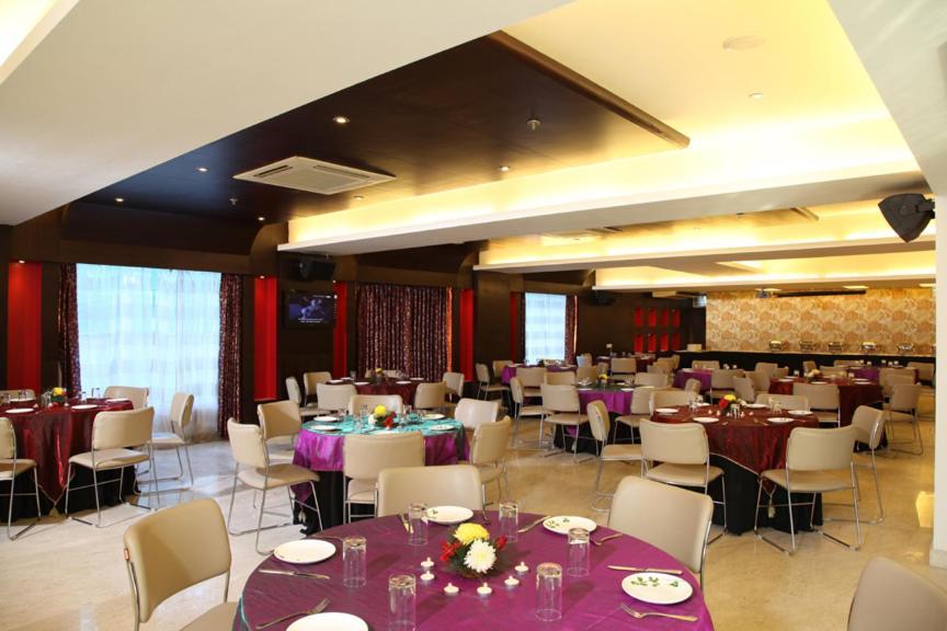 Treehouse Queens Pearl Gurgaon Exterior foto