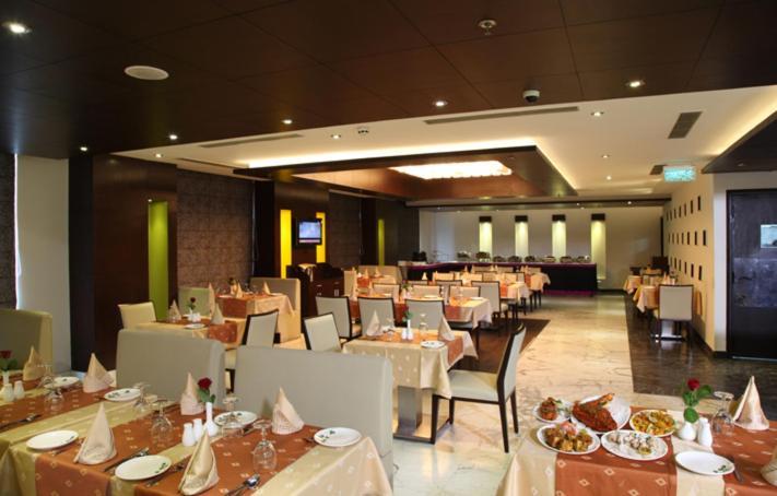 Treehouse Queens Pearl Gurgaon Exterior foto